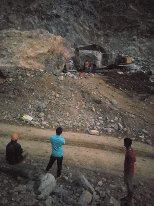 Cao Bằng: Sạt lở mỏ đá Phia Viềng, 2 người tử vong - 1