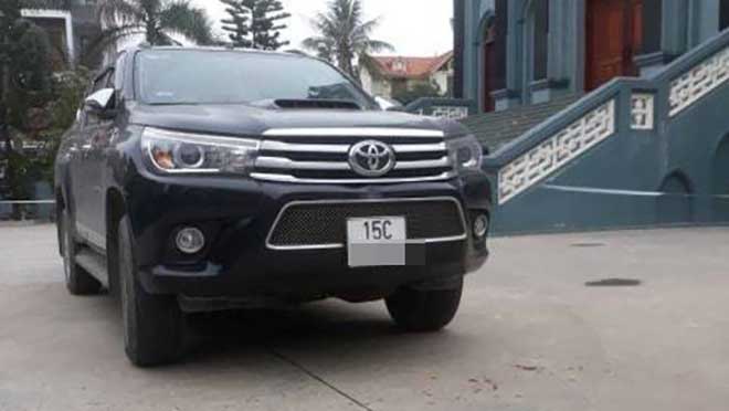 Nữ tài xế lùi xe bán tải bất cẩn, cán chết bé trai 22 tháng tuổi - 1