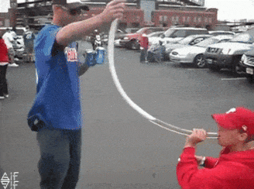 Cuộc sống luôn có những người thích "chọc cười" người khác - 5