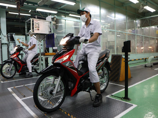 Thế giới xe - Honda Supra X 125 FI có đồ họa mới giá chỉ 29,3 triệu đồng