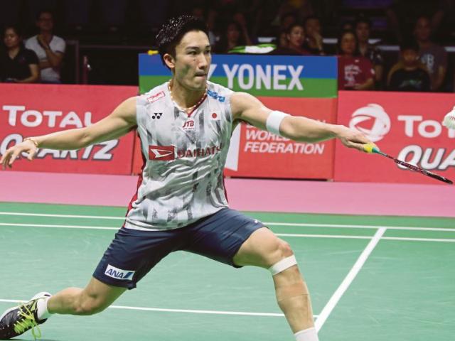 Thể thao - Đại chiến cầu lông: Số 1 Momota ra đòn độc "siêu nhân" 1m94 ném cả vợt