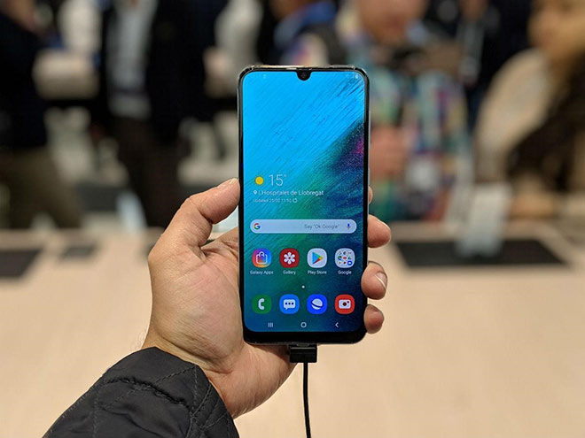 Galaxy A50 khiến dân tình phát “sốt”, giá chỉ 6.990.000 đồng tại Thế Giới Di Động - 3