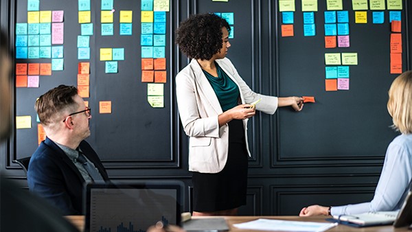 Ứng dụng hệ thống quản trị nhân sự nên hay không? - 1