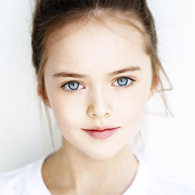 Khi chúng ta thử google cụm từ &#34;cô bé xinh đẹp nhất thế giới/&nbsp;The Most Beautiful Girl in the World&#34; sẽ thấy kết quả phần lớn thuộc về một bé gái người Nga tên là&nbsp;Kristina Pimenova.