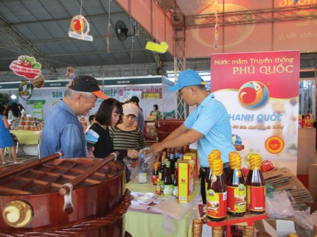 Thị trường - Tiêu dùng - Dừng công bố Tiêu chuẩn gây tranh cãi về sản xuất nước mắm