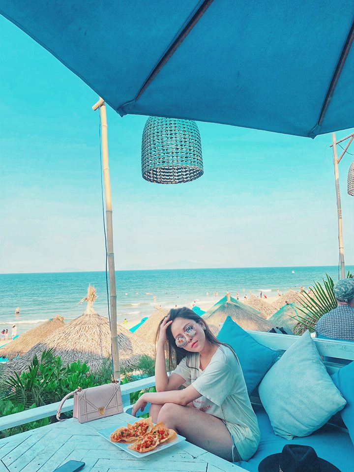 Nữ dược sĩ đóng Táo quân khoe vẻ tươi trẻ đi sự kiện - 7