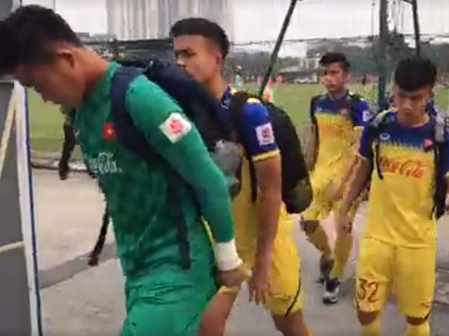 U23 Việt Nam tập đấu Thái Lan: Hào hứng bài tập làm...thủ môn