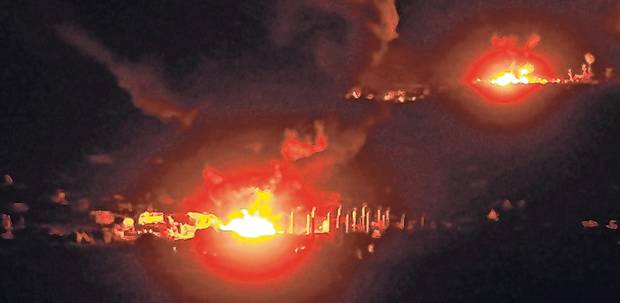 Syria: Hàng nghìn chiến binh đầu hàng, pháo đài cuối của IS sụp đổ - 1