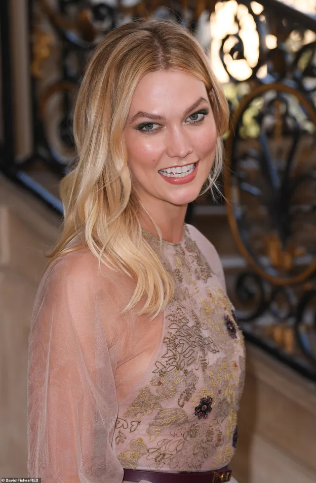 Mặc mốt trong suốt đẹp như siêu mẫu Karlie Kloss - 8