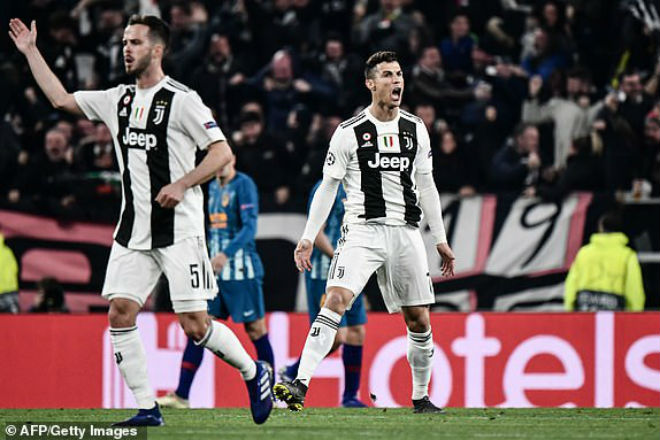 Juventus thắng kì tích: Báo chí bái phục siêu anh hùng Ronaldo - 1
