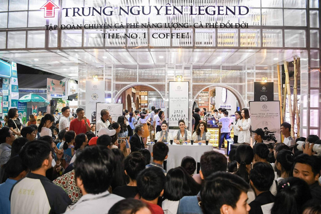 Á hậu Mâu Thủy: "Khuyến học là cuốn sách các bạn trẻ nên đọc" - 4