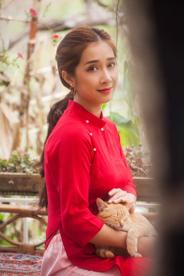 Nhan sắc gây bất ngờ của em gái Nhã Phương sau 2 tháng sinh con - 6