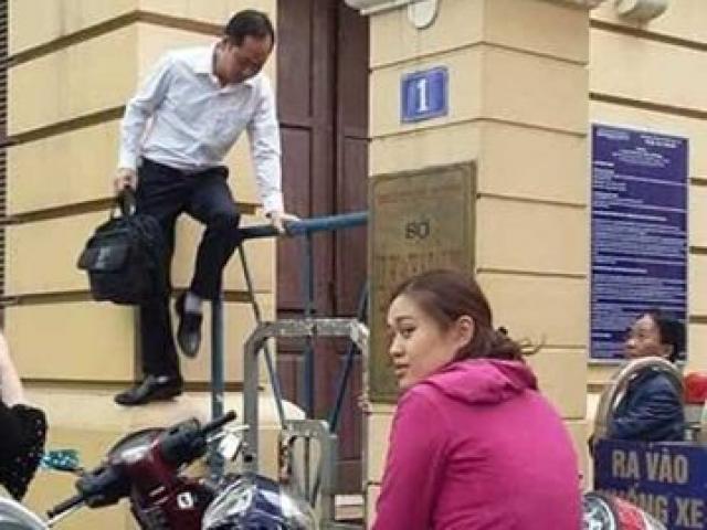 Tin tức trong ngày - Bị nhóm người lạ "khủng bố", cán bộ Sở KH-ĐT Hải Phòng phải "nhốt mình" ở nhiệm sở