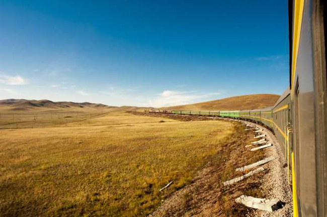 Hành trình đường sắt dài nhất mà không thay đổi tàu: Moscow, Nga - Bình Nhưỡng, Bắc Triều Tiên 6346 dặm / 10.214 km.