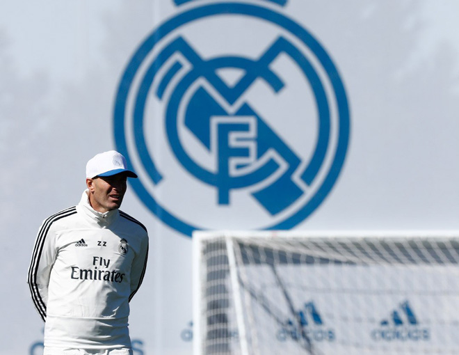Zidane lương bèo dẫn dắt Real: Phô diễn tuyệt kỹ, học trò bái phục - 7