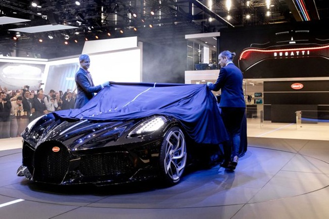 Tại triển lãm ô tô Geneva 2019, hãng Bugatti giới thiệu chiếc xe La Voiture Noire.