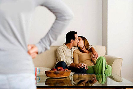 Chuyên gia chỉ ra 4 mẫu đàn ông dễ ngoại tình nhất - 1