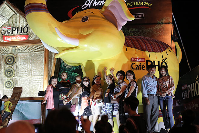 Du khách phấn khích với nhiều hoạt động thú vị của Café PHỐ trong Lễ hội Cà phê 2019 - 3