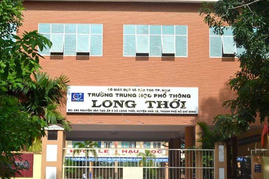 Vừa được dạy trở lại, cô giáo "im lặng 4 tháng" tiếp tục bị đình chỉ - 2
