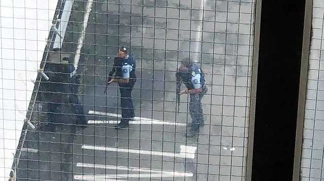 Xả súng kinh hoàng ở New Zealand, 60 người thương vong - 1