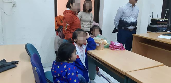 &#39;Ăn thịt bẩn, gà thối&#39;: 400 trẻ mầm non Bắc Ninh về Hà Nội xét nghiệm bệnh - 2