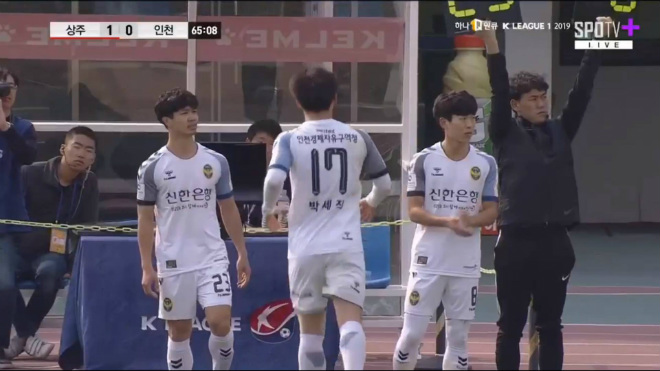 Clip Công Phượng xé gió, kiến tạo tuyệt đỉnh &#34;dọa&#34; đội số 1 K-League - 1
