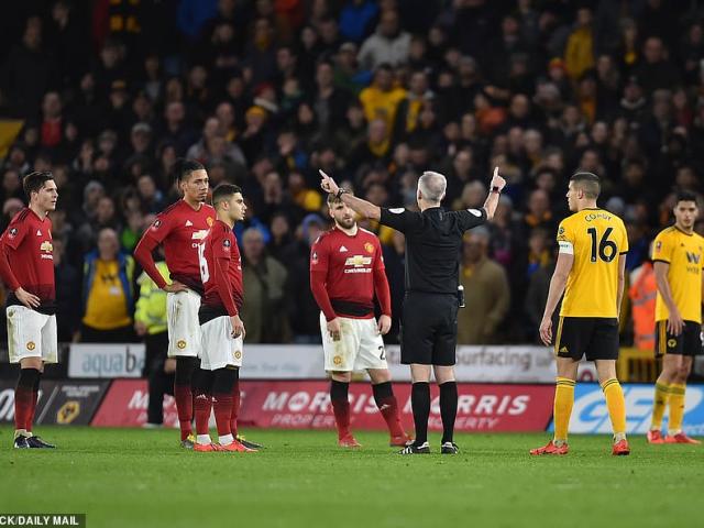 Bóng đá - MU thua sốc liền 2 trận: Solskjaer bị fan “Quỷ đỏ” kể tội lớn
