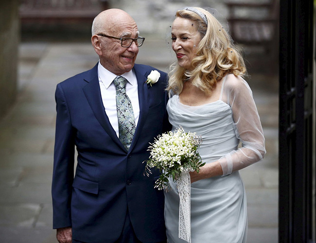 Murdoch và cựu siêu mẫu Jerry Hall kết hôn tại nhà thờ St. Bride&#39;s ở London vào tháng 3/2016.