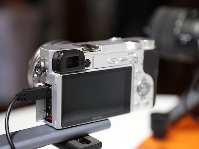 Sony công bố máy ảnh α6400 lấy nét nhanh nhất thế giới, tích hợp trí tuệ nhân tạo