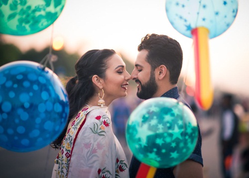 Bị rắn độc cắn, chồng cắn lại vợ để được chết cùng nhau - 1