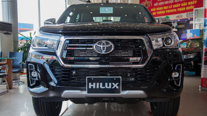Giá lăn bánh xe bán tải Toyota Hilux 2019 - Cơ hội mua xe Toyota ưu đãi khủng - 1
