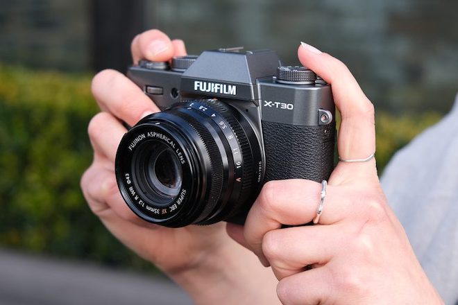 Đánh giá nhanh máy ảnh không gương lật Fujifilm X-T30 - 1