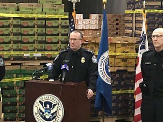 Thị trường - Tiêu dùng - 453 tấn thịt lợn bẩn Trung Quốc ngụy trang trong thùng mỳ tôm tìm đường "tuồn" vào Mỹ