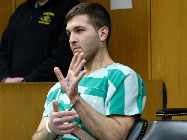 Thế giới - Thanh niên giết "bố già" mafia Mỹ có hành động lạ tại tòa