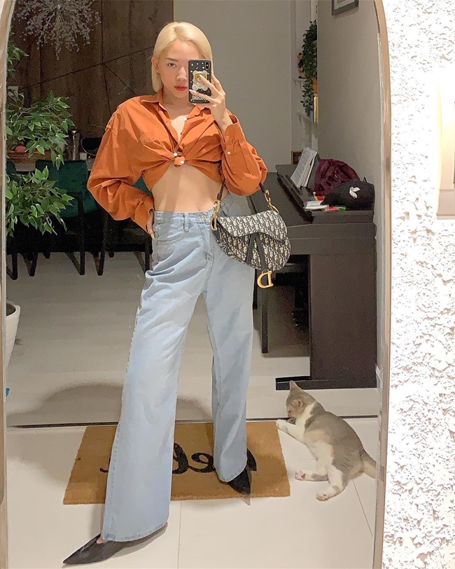 Đây cũng là địa điểm mà Tóc Tiên thường xuyên chụp ảnh &#34;sống ảo&#34;, khoe phong cách thời trang cực chất.