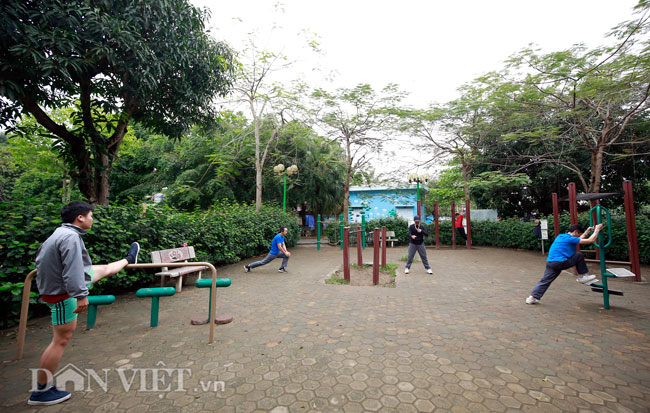 Flycam: Toàn cảnh Công viên Cầu Giấy bị đề xuất xén làm bãi đỗ xe - 8