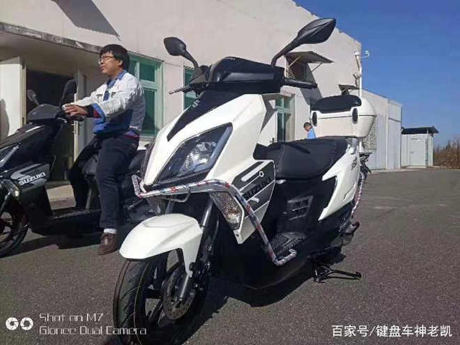 Suzuki sắp trình làng mẫu xe ga mới, đối thủ của Honda Air Blade - 1