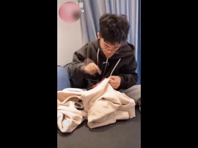 Video Clip Cười - Hãy cẩn thận khi bạn thân bất ngờ tốt bụng với bạn