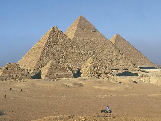 Đại kim tự tháp Ai Cập do nền văn minh khác xây dựng?