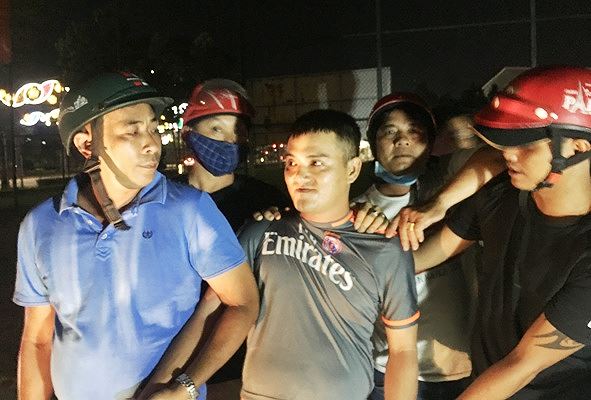 Gửi ảnh nóng cho bạn trên mạng, người phụ nữ bị ép quan hệ tình dục - 1