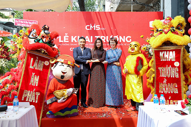 Phụ huynh Sài Gòn hào hứng tới lễ khai trương Trung tâm CMS mới - 1