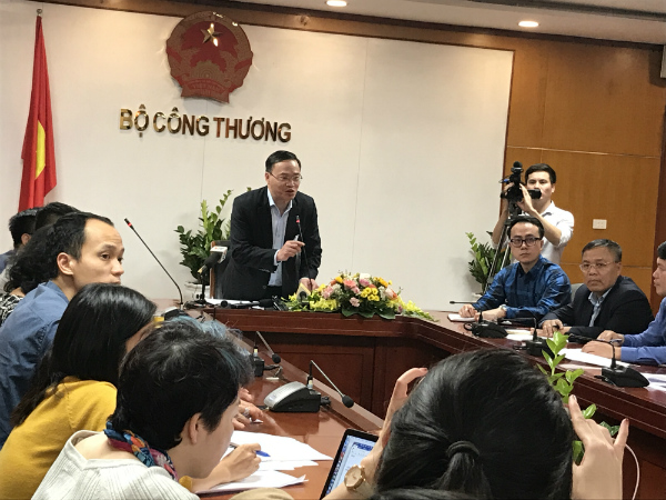 Giá điện tăng, mỗi gia đình phải trả thêm bao nhiêu tiền hàng tháng? - 2