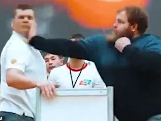 Thể thao - Cao thủ tay cứng như bê tông: “Vô địch thiên hạ” tát phát ngất luôn