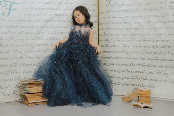 Mẫu nhí 5 tuổi gợi ý cách hóa búp bê với váy bồng bềnh - 5