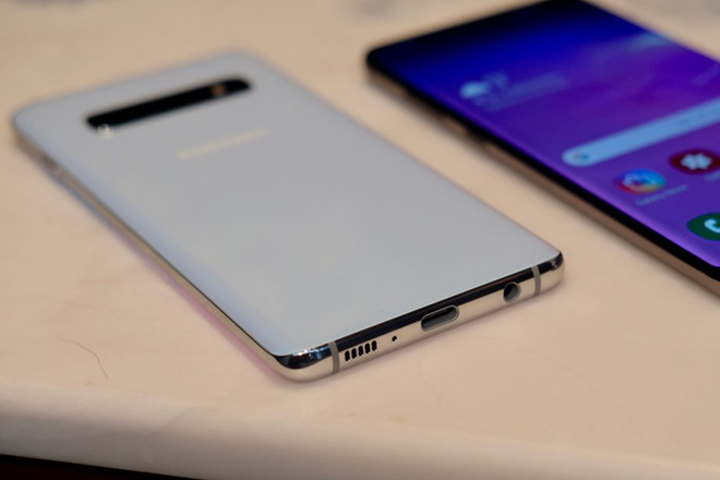 Doanh số Galaxy S10 trong tháng này bằng Mate 20 hơn 4 tháng - 2