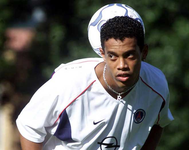 Ronaldinho sang tuổi 39: Điệu Samba mê hoặc nước Pháp bị quên lãng - 1