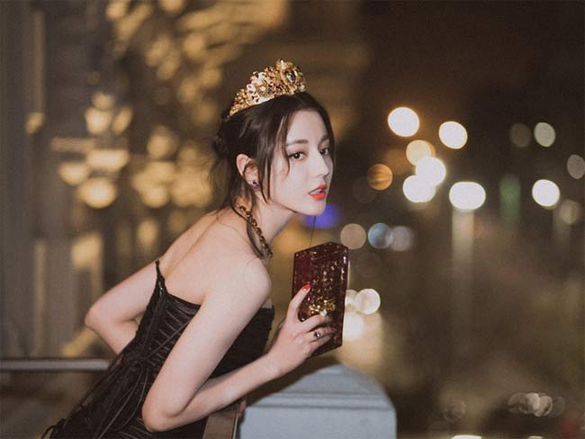 Nhiệt Ba từng là &#34;con cưng&#34;, là gương mặt thương hiệu của Dolce Gabbana.