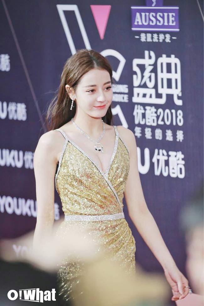 Thiết kế này từng khiến Nhiệt Ba được ca ngợi đẹp như nữ thần.