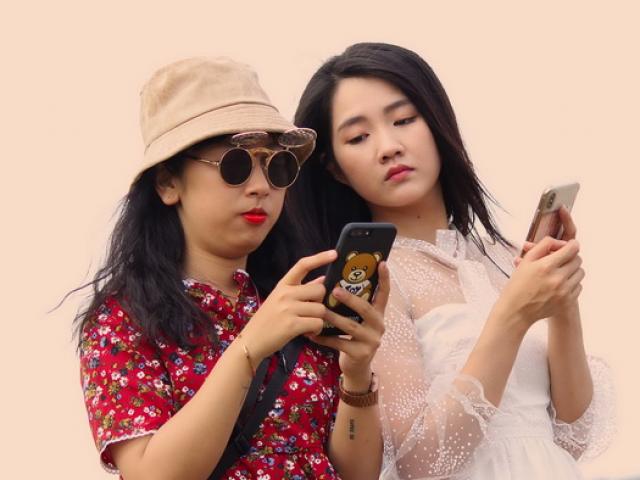 Phim - Trang Hí nghi ngờ "hot girl trà sữa" chơi ngải mình trong lúc đóng phim