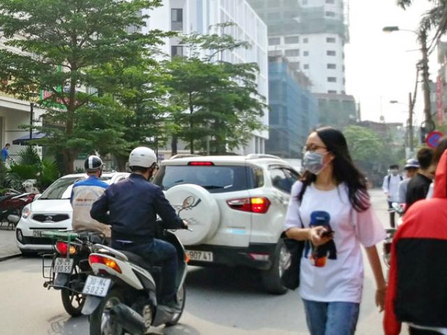 Kinh doanh - Chung cư to "bóp nghẹt" phố nhỏ Hà Nội